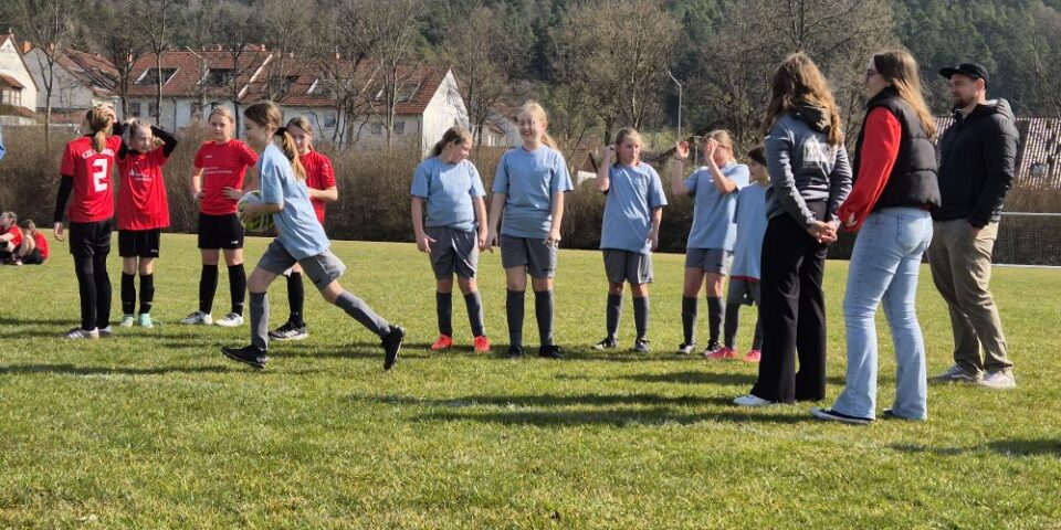 news_maedchenfussball2025_2