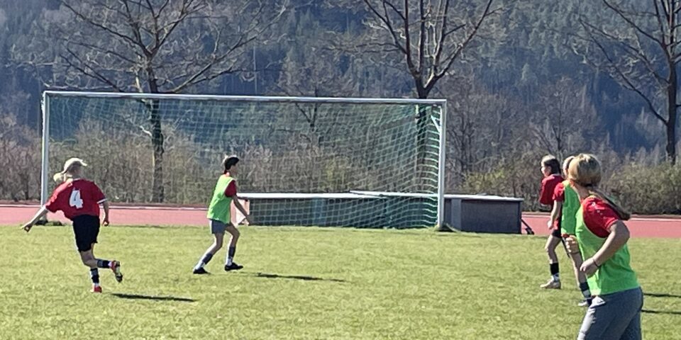 news_maedchenfussball2025_6